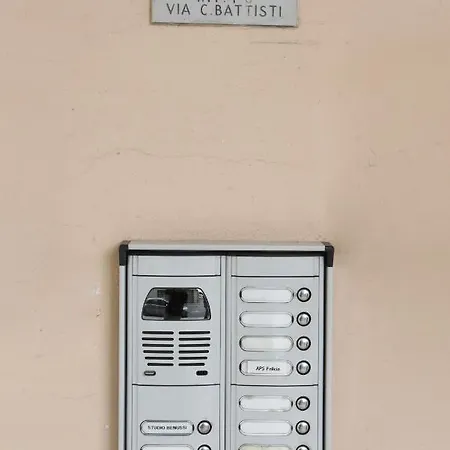 Pop Art House Near Venice